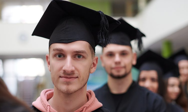  Ευκαιρίες σπουδών και για χαμηλόβαθμους υποψηφίους